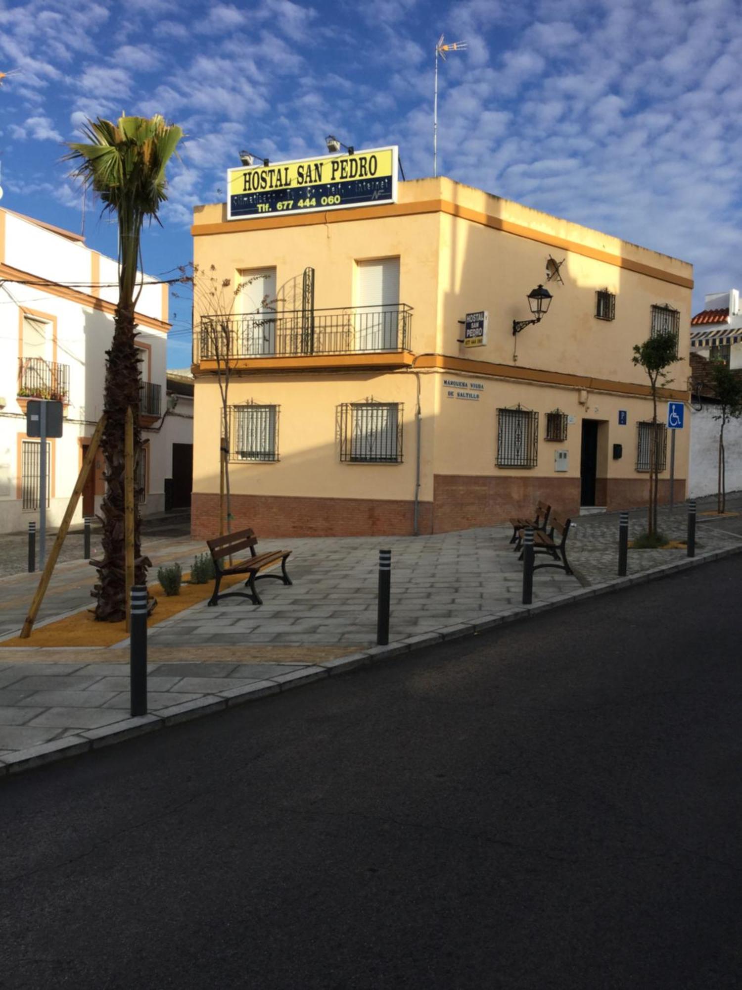 Hostal San Pedro Sanlúcar la Mayor Buitenkant foto